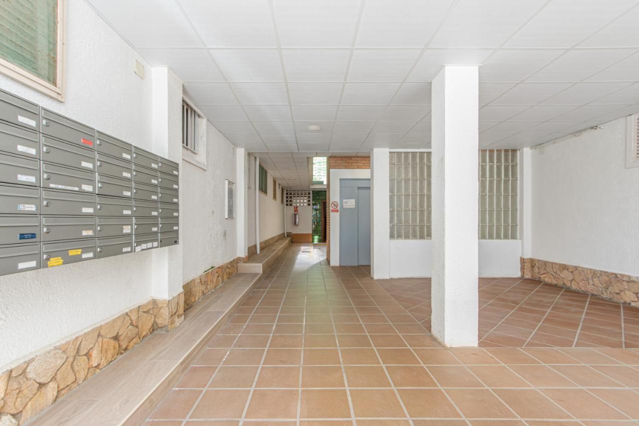 Apartamento Apartamento en la playa SANDRA 1, con WIFI, PARKING y CLIMA Rosas Exterior foto