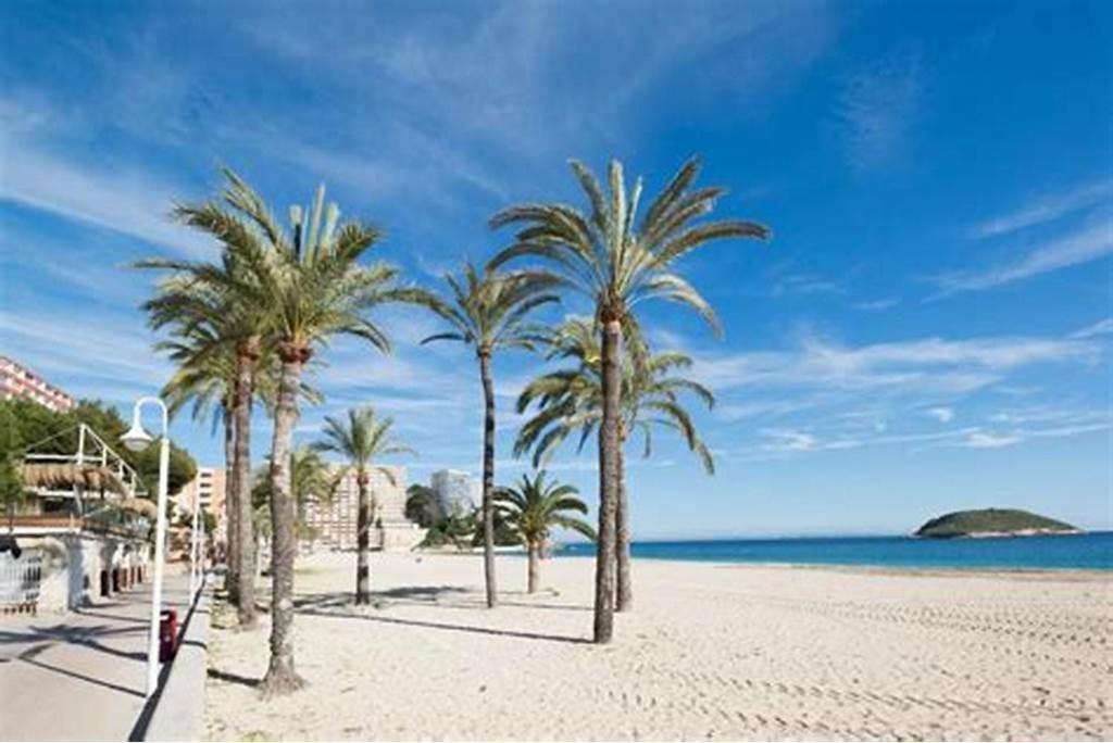 Apartamento Apartamento en la playa SANDRA 1, con WIFI, PARKING y CLIMA Rosas Exterior foto